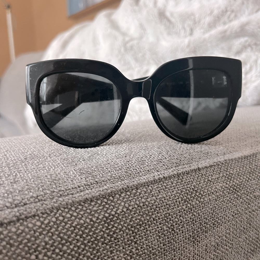 Chic oversized black MK Side detail Shades